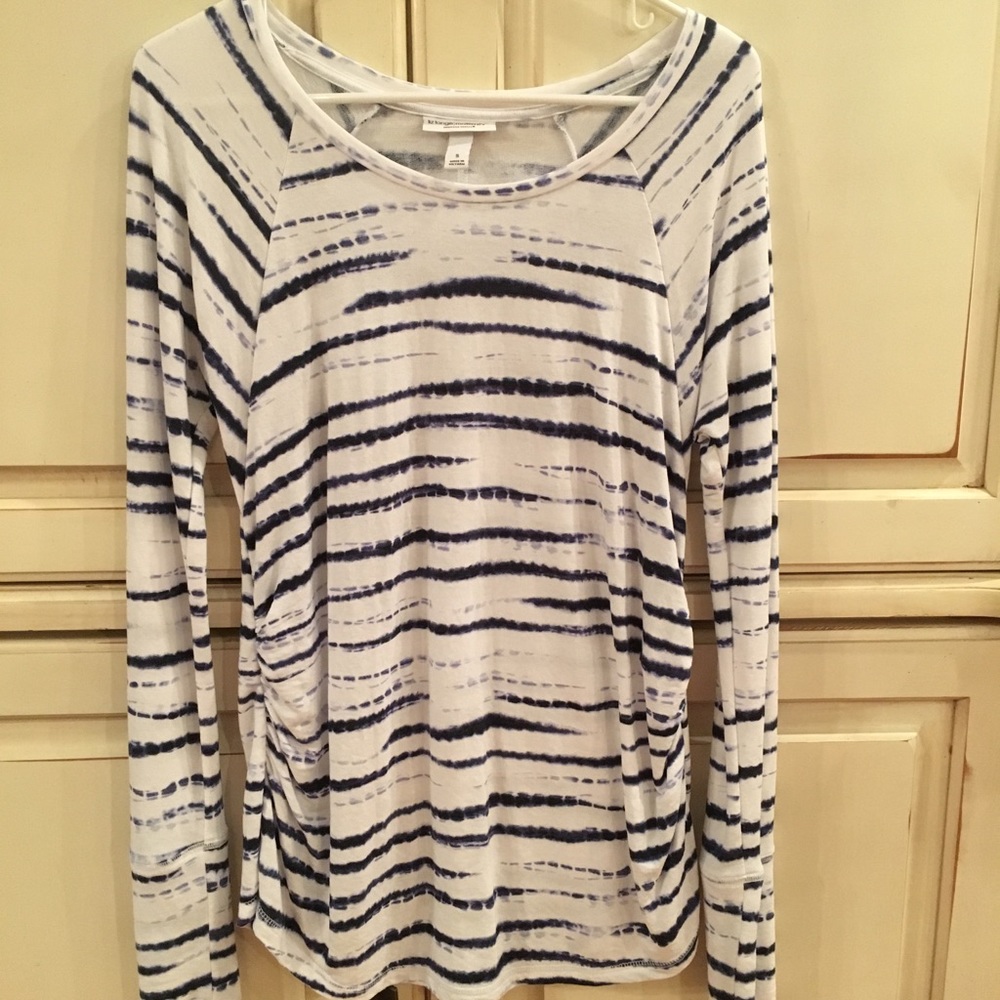 Maternity long sleeve tee
